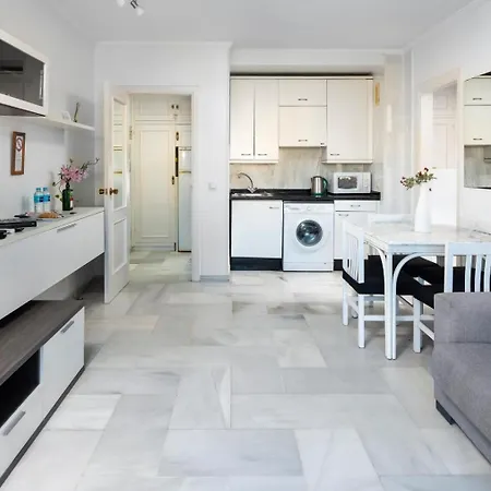 Apartament Primera Linea Del Mar - Acceso Directo Playa Carihuela *