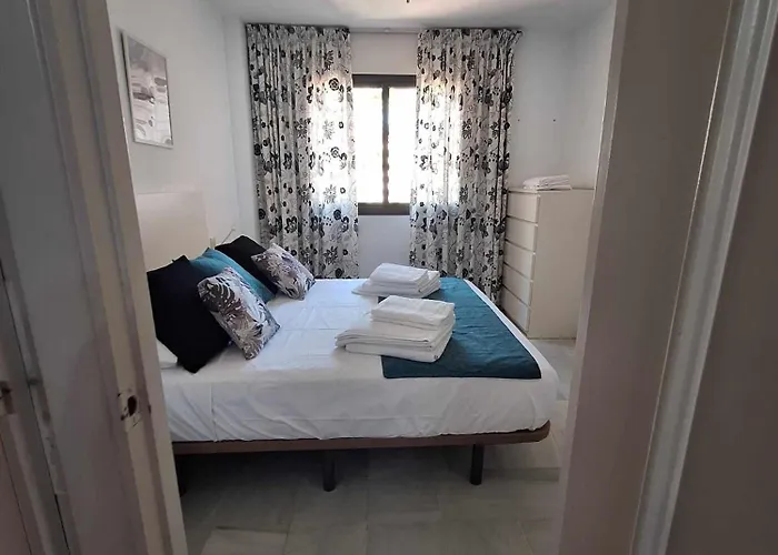 Primera Linea Del Mar - Acceso Directo Playa Carihuela Apartamento *