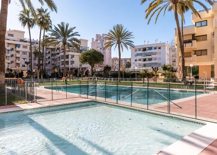 Primera Linea Del Mar - Acceso Directo Playa Carihuela Apartamento